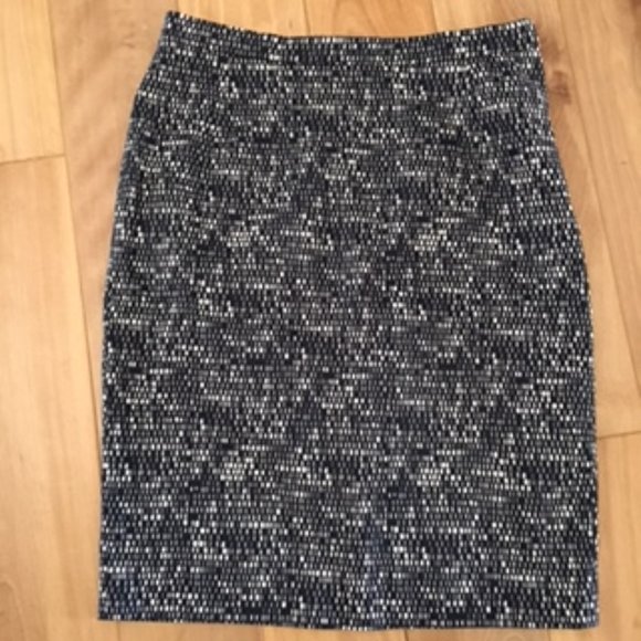 Weekend Max Mara Mosaic Navy/White pencil skirt size 4 - Picture 9 of 13
